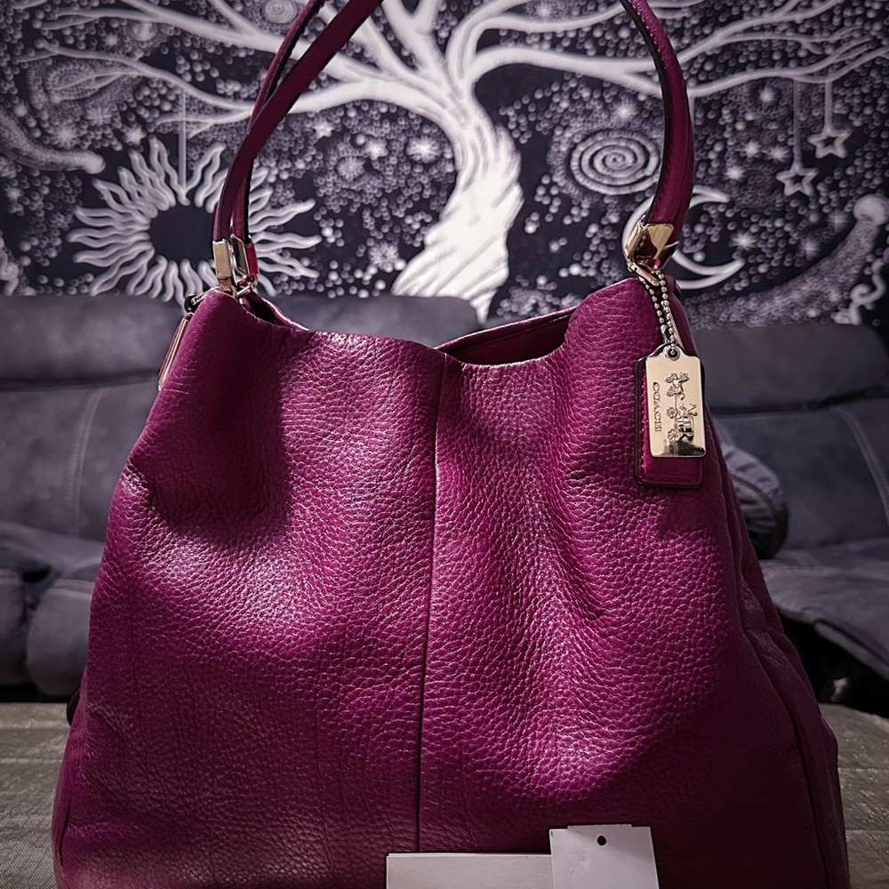 Vintage Coach Pink Hobo Bag with Luxurious Leather and Relaxed Design - Picture 6 of 16